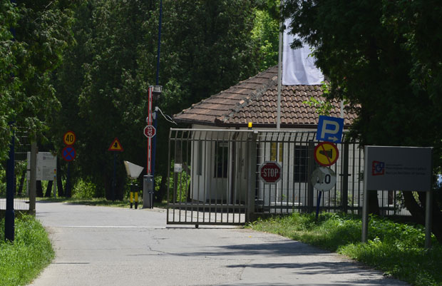 СЛУЧАЈ НЕПОТИЗМА У ИНСТИТУТУ ВИНЧА: Сукоб интереса због повишице супругу?