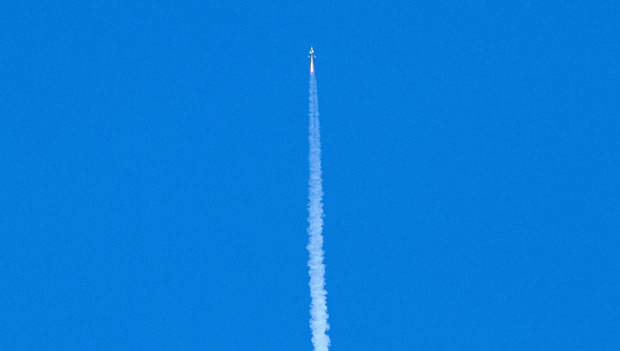 Туристичка летелица Вирџин галактика прешла границу свемира (ВИДЕО)