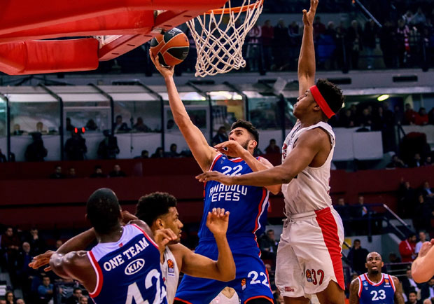 ЕВРОЛИГА: Гудурић и Мицић маестрални у победи Фенербахчеа и поразу Ефеса, Реал понизио Барселону