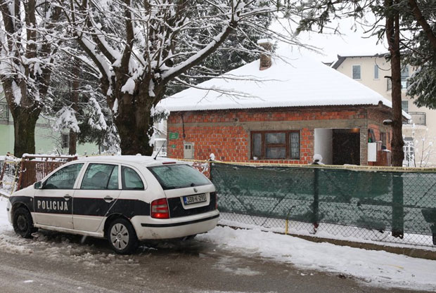 ДАН ПОСЛЕ ТРАГЕДИЈЕ У БиХ: Мајка убијене деце завршила на психијатрији, у кући пронађена бомба