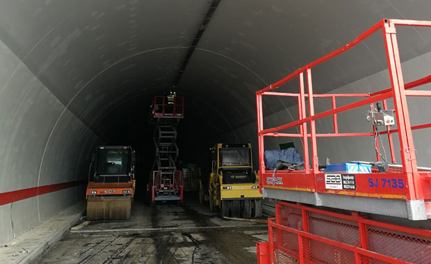 У Грделичкој клисури се гради ауто-пут без обзира на снег