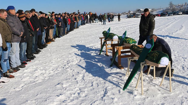 Цазин: Сахрањено троје убијене деце