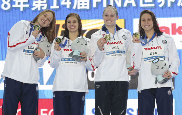 ОСАМ ЗЛАТА ОЛИВИЈЕ СМОЛИГ: Амерички пливачи доминирали на СП у малим базеним