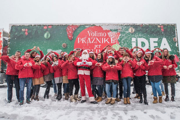 УПРКОС ЗАВЕЈАНИМ УЛИЦАМА: Деца широм Србије дочекала ИДЕА караван радости