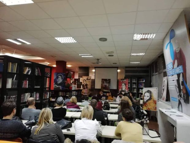 ПРОМОЦИЈА КЊИГЕ: Изузетне Српкиње угрејале Београђане (ФОТО)