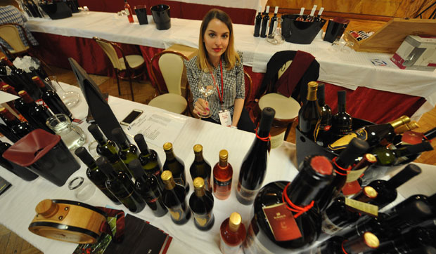 НИЈЕДАН НАШ ПРОИЗВОД НИЈЕ ЗАШТИЋЕН: Српска вина не заостају за европским