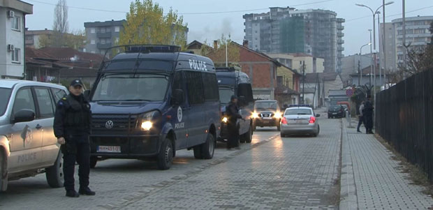 Тројици Срба осумњичених за умешаност у убиство Ивaновића продужен притвор