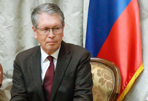 Чепурин: Испред Вучића натпис – Србија, испред Тачија - Тачи