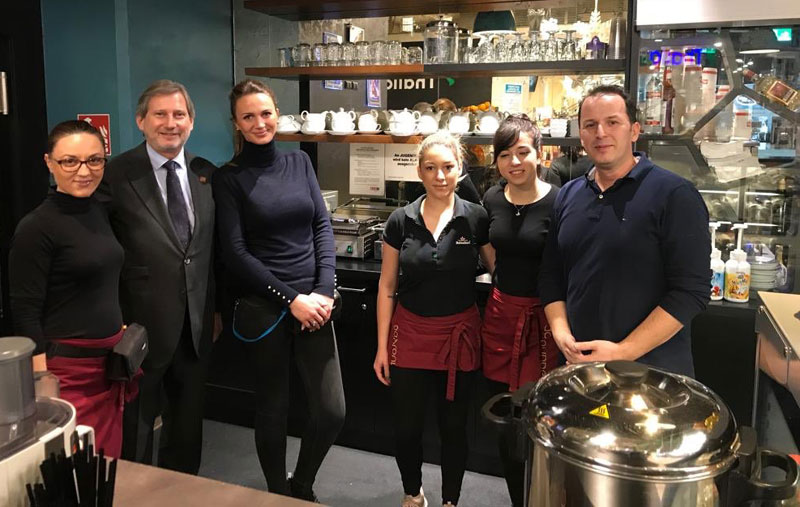 ШПИЈУНКА: Кафић за пример