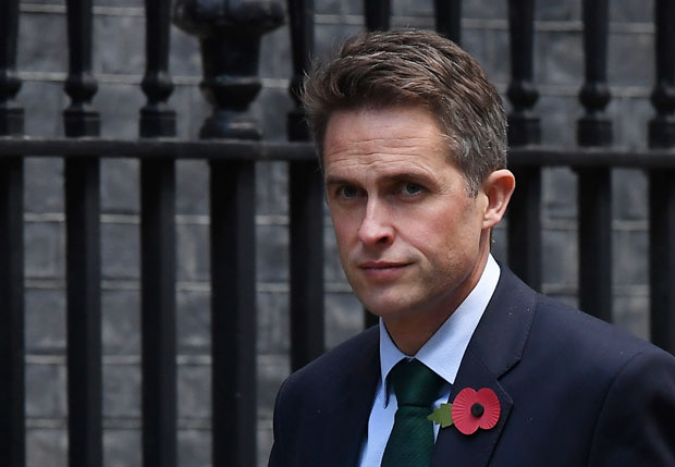 БРИТАНИЈА СЕ ПЛАШИ ХАОСА? У приправности 3.500 војника 