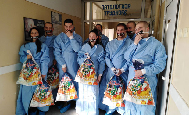 „100 ОДСТО ТАКСИ, 200 ОДСТО ЖИВОТ“: Студенти поделили пакетиће помоћи најмлађим суграђанима (ФОТО+ВИДЕО)


