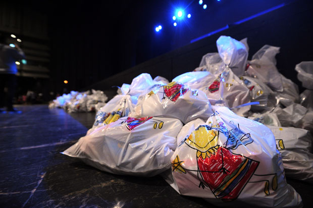 Пакетићи за око 1.000 најугроженијих малишана