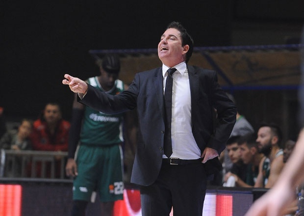 Панатинаикос отпустио Ћавија Пасквала