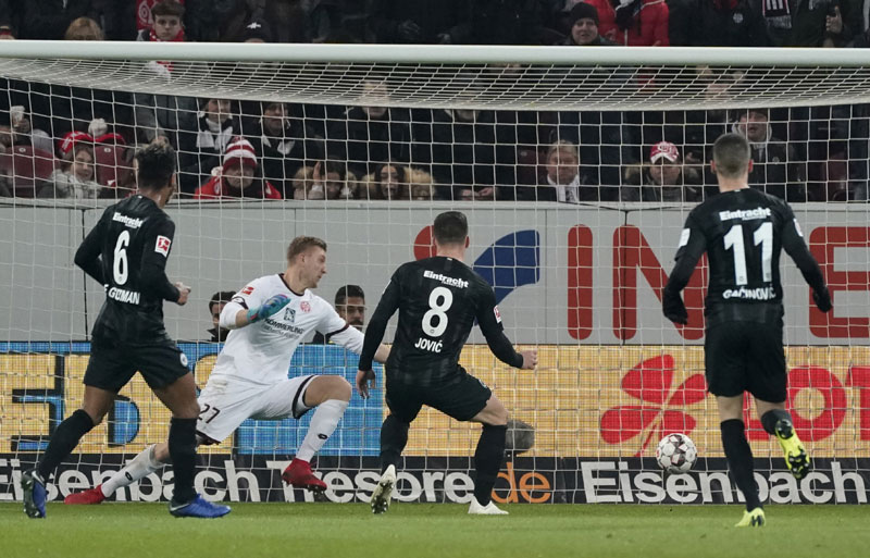 ЈОВИЋ ЈУРИ МЕСИЈА: Лука са два нова гола напредовао у трци за “Златну копачу”