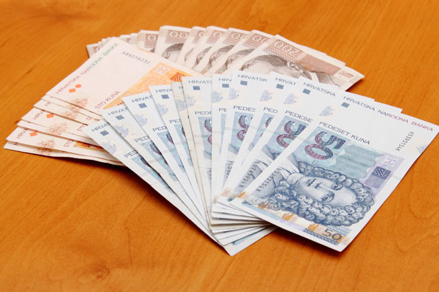 СКАНДАЛ: Хрватски полицајци дошли на увиђај, па украли новац