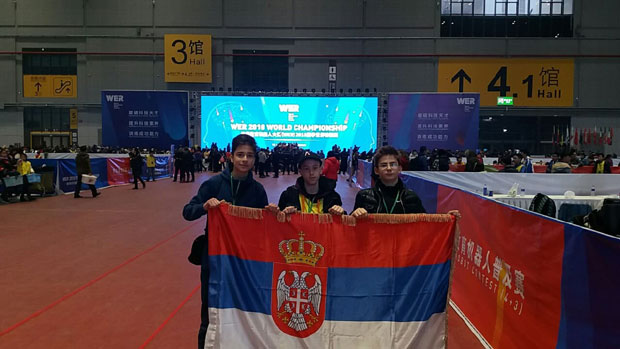 ПОНОС СРБИЈЕ: Наши ученици освојили награду на светском такмичењу у роботици