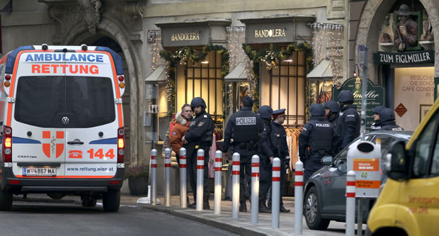 ПУЦЊАВА У БЕЧУ: Једна особа убијена, друга рањена; Нападачи на „једном од словенских језика“ викали „Брате, брате“?
