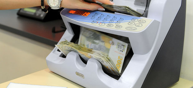 Дечји и родитељски додаци стижу пре празника