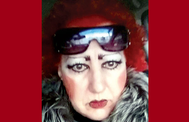 МОЖЕ ДА УТИЧЕ НА ПОМАГАЧЕ: Продужен притвор контроверзној сликарки  из Бара