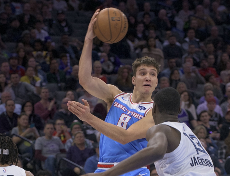 НБА: Богдановић и Бјелица двоцифрени у тријумфу Сакрамента, Леброн славио против одличног Дејвиса