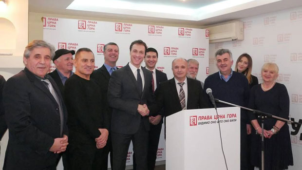 Права Црна Гора део власти у Беранама       
