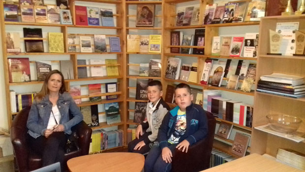 Село од 400 мештана и 10.000 књига
