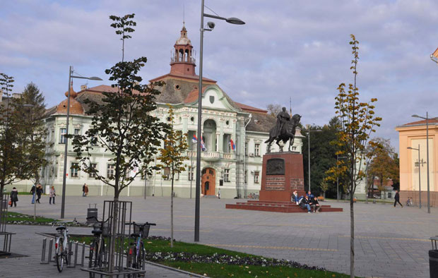 Име без референдума?