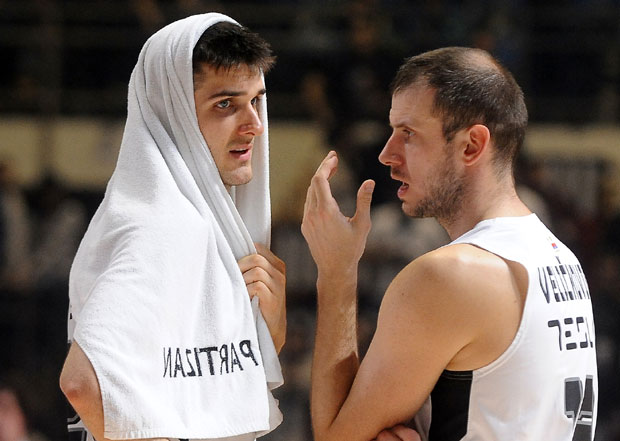 НЕ ПАДАМО У ДЕПРЕСИЈУ: Загорац не оправдава потезе навијача, али разуме њихову нервозу