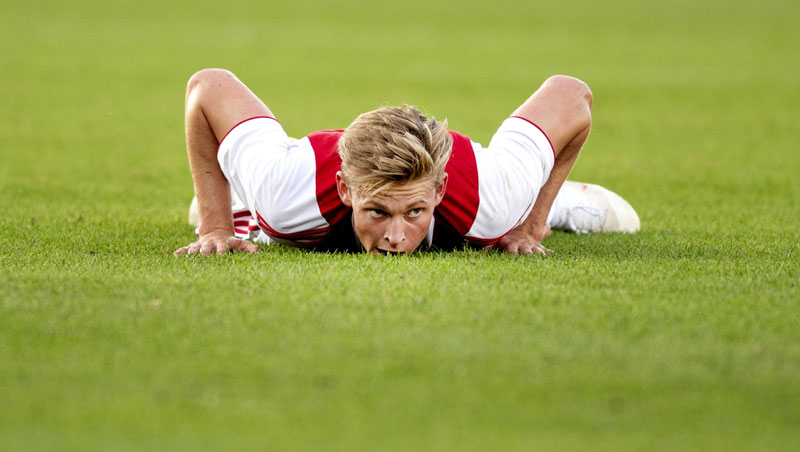 ДЕ ЈОНГ ПОСЛЕ РАБИЈОА: Барселона не одустаје од Холанђанина