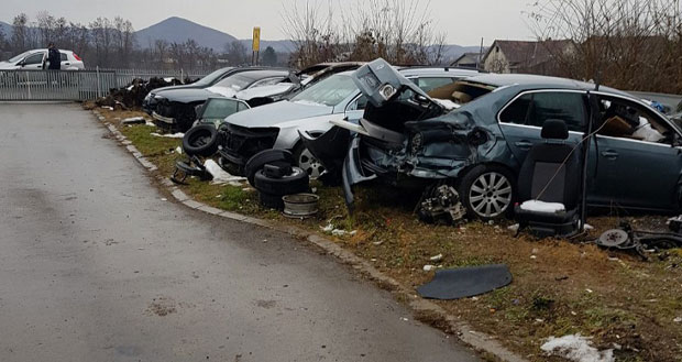 Ухапшено 11 особа: Рођаци украли 50 кола(ФОТО) 
