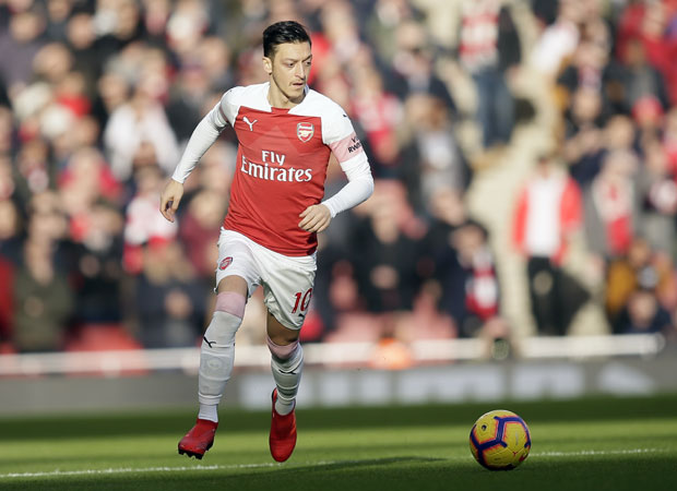 ЕРДОГАН ТРАЖИ ОЗИЛА: Басакшехир покушава да доведе аса Арсенала