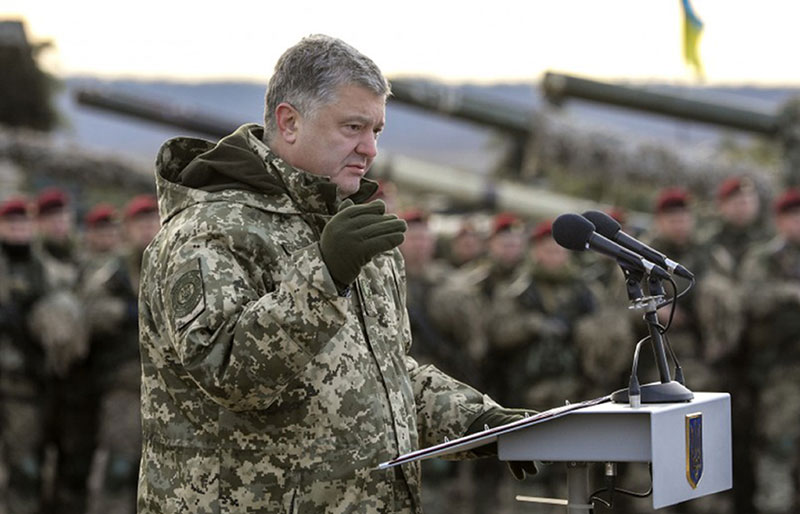 Порошенко укинуо ратно стање
