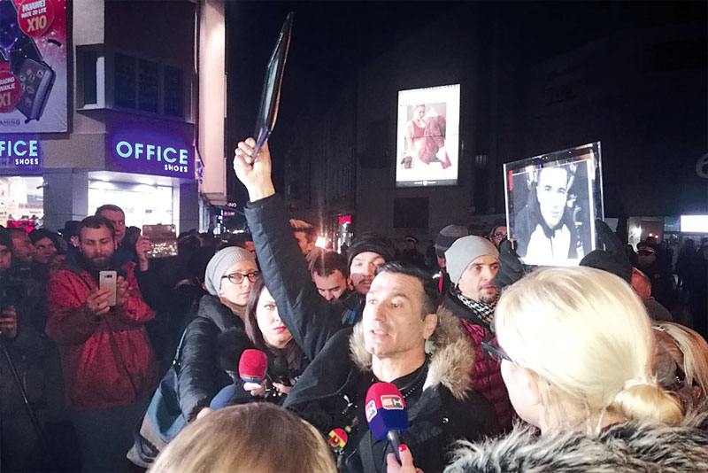 ПОД ИСТРАГОМ ПОВЕО ДЕМОНСТРАЦИЈЕ: Давор Драгичевић из затвора на чело протеста