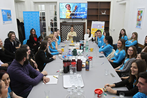 АНА ИВАНОВИЋ СА АКТИВИСТИМА УНИЦЕФА: Радите за племенити циљ