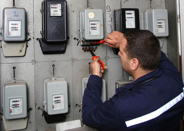 НЕГАТИВАН УТИЦАЈ НА ПРИВРЕДУ РС: Скупљи киловати терају улагаче! 