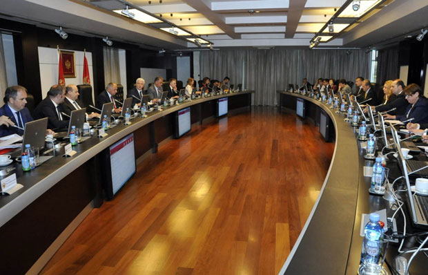 БУЏЕТ ЦРНЕ ГОРЕ: Мањак у каси, шанса за грађане