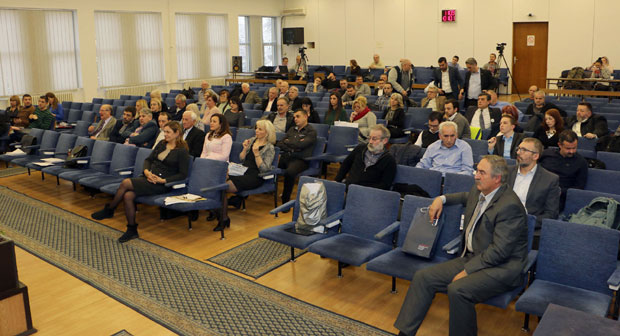 Смедерево: Оставкама већника купују - кворум