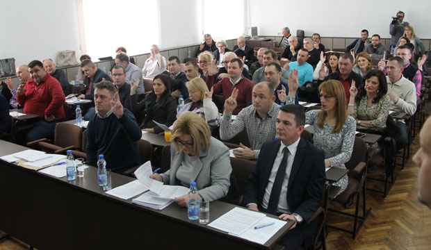 Горњи Милановац: Задуживање свима по вољи