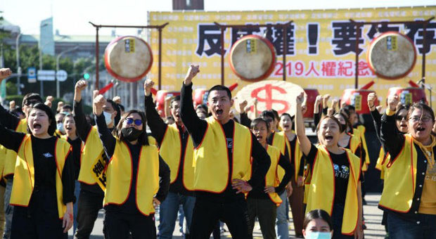 ФРАНЦУЗИ ИНСПИРИСАЛИ ТАЈВАНЦЕ: “Жути прслуци” на далеком истоку траже ниже порезе 