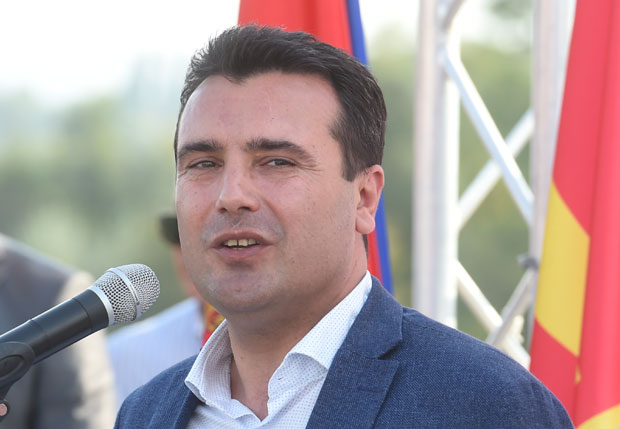 Заев забринут због писма амбасадора САД судовима у Македонији