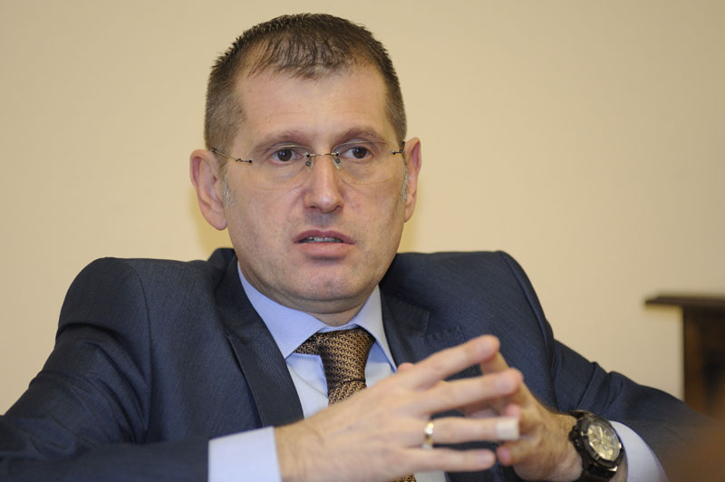 ДИРЕКТОР ПОЛИЦИЈЕ ВЛАДИМИР РЕБИЋ ЗА НОВОСТИ: Грађани безбедни за празнике
