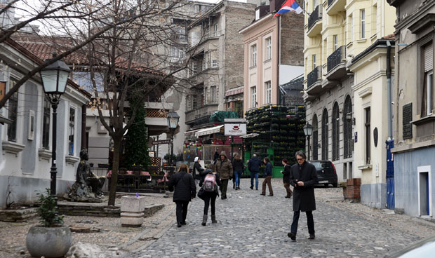 Све сија, осим Скадарлије
