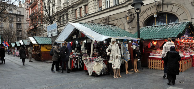 Трг отвореног срца: У кућицама и радови затвореника