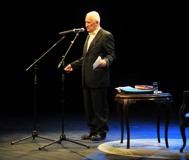 ДОБРОТВОРНО ПОЕТСКО ВЕЧЕ: Лековита Матијина поезија (ФОТО)