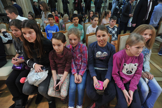 ЖЕЉЕ МАЛИШАНА СА КИМ: Да живимо мирно и лепо,да се врате сви