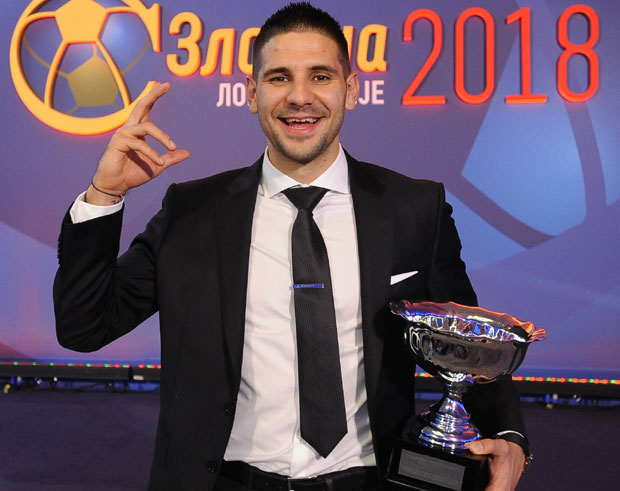 ПОНОСИМ СЕ ПЕХАРОМ НОВОСТИ: Александар Митровић прва звезда српског фудбала у традиционалној анкети