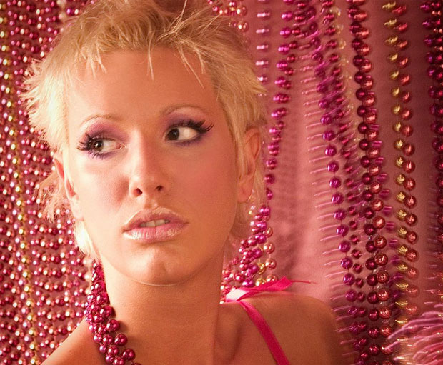 ЕМОТИВНО ПИСМО ДЕДА МРАЗУ ОД ТИЈАНЕ ДАПЧЕВИЋ: Убеђују децу да су мами модрицу направила врата