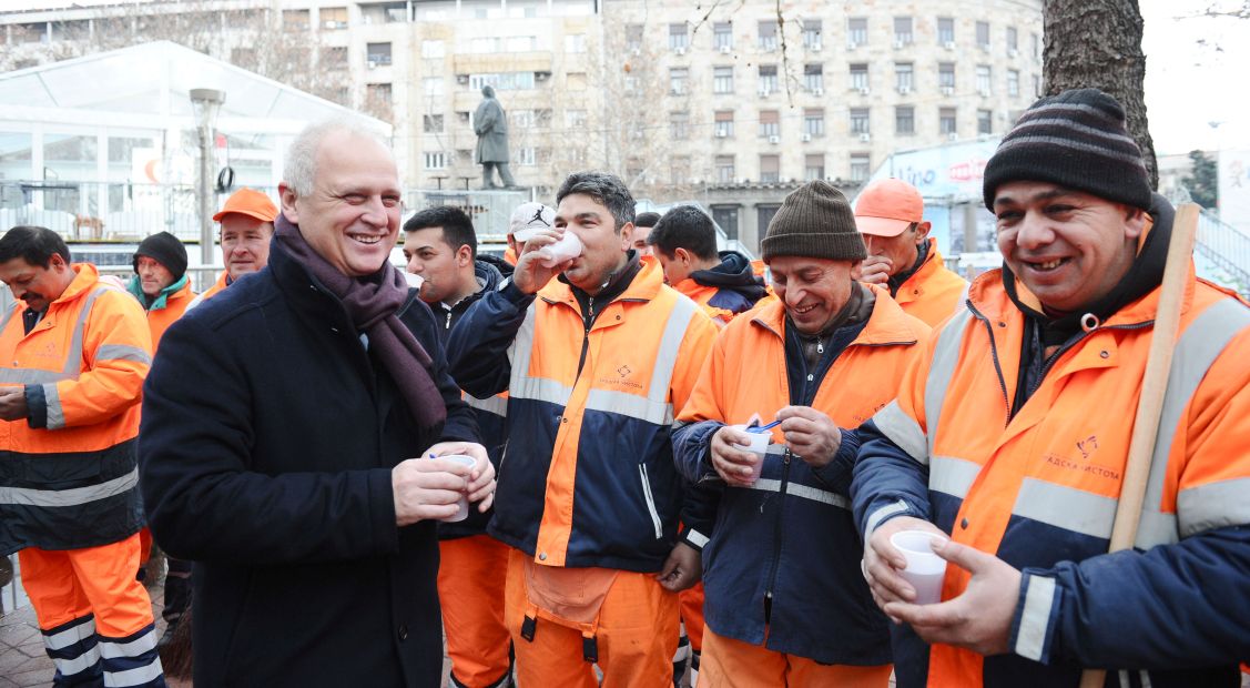 Весић пио чај са раднима Градске чистоће: Све улице очишћене