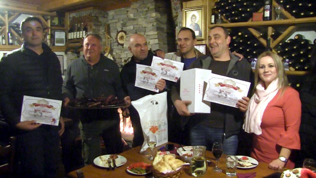 ТРИЈУМФ ЂЕВЕНИЦЕ ЛУКЕ ЋУКА: У Требињу организовано прво такмичење за избор најбоље домаће кобасице