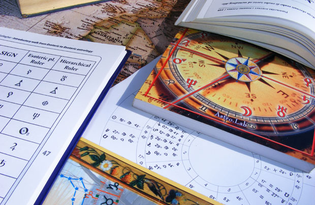 ХОРОСКОП ЗА СУБОТУ, 8. ДЕЦЕМБАР: Тајна веза Девица прети да постане јавна, Стрелчеве очекује разговор с надређеним